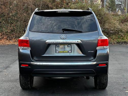 2012 Toyota Highlander SE