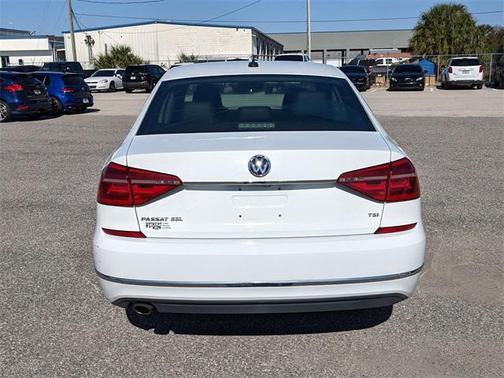 2016 Volkswagen Passat 1.8T SEL