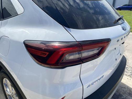 Oxford White 2024 Ford Escape Active