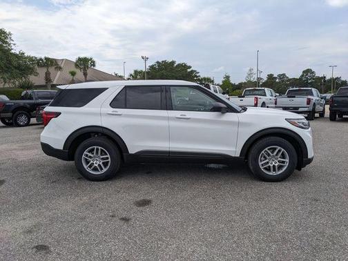 Oxford White 2026 Ford Explorer Active