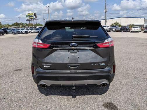 Magnetic 2019 Ford Edge Titanium