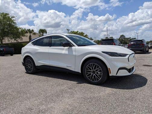 Star White Metallic Tri-Coat 2026 Ford Mustang Mach-E Premium