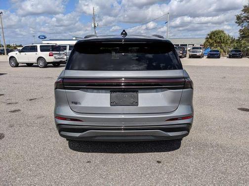 2025 Lincoln Nautilus Reserve