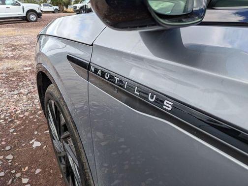 2025 Lincoln Nautilus Reserve