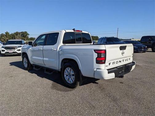 2022 Nissan Frontier SV