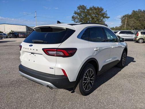 2026 Ford Escape PHEV SE