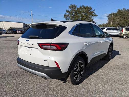 2026 Ford Escape PHEV SE