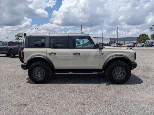 Desert Sand 2025 Ford Bronco Badlands