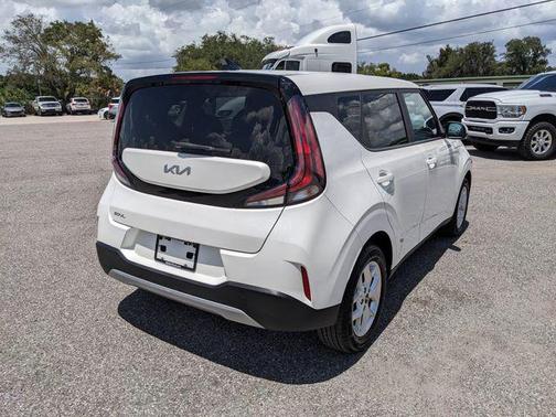 Snow White Pearl 2023 Kia Soul LX