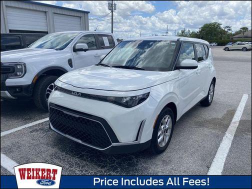 Snow White Pearl 2023 Kia Soul LX