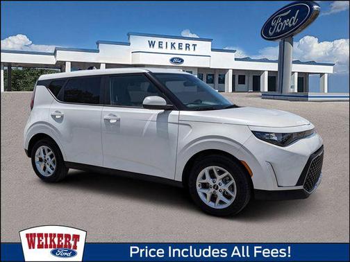 Snow White Pearl 2023 Kia Soul LX