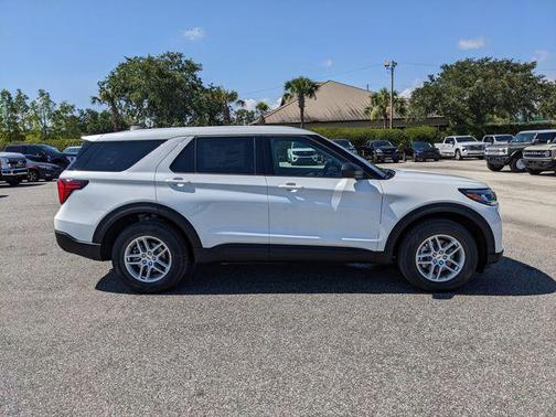 Star White Metallic Tri-Coat 2026 Ford Explorer Active