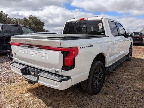 2025 Ford F-150 Lightning LARIAT
