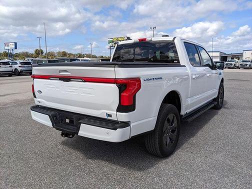 2025 Ford F-150 Lightning LARIAT