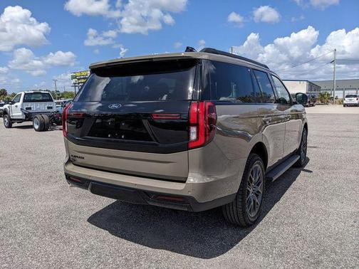 Marsh Gray 2026 Ford Expedition Platinum