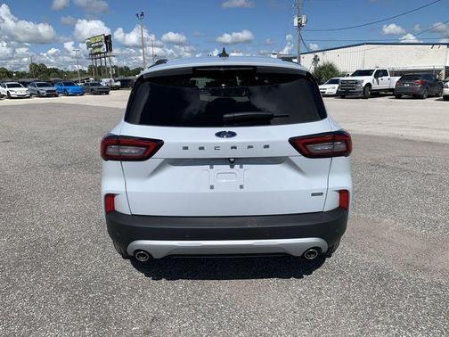 2026 Ford Escape PHEV SE