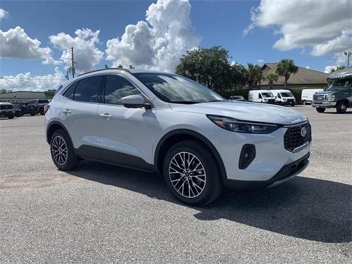 2026 Ford Escape PHEV SE