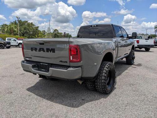 Ceramic Gray Clearcoat 2026 RAM 3500 Laramie Crew Cab 4x4 8' Box