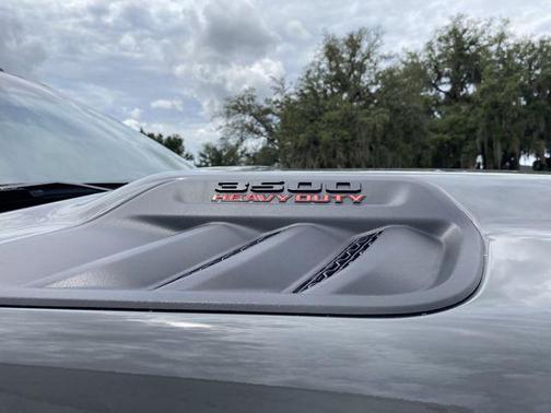 Ceramic Gray Clearcoat 2026 RAM 3500 Laramie Crew Cab 4x4 8' Box