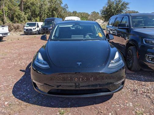 2022 Tesla Model Y Long Range Dual Motor All-Wheel Drive