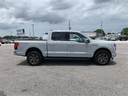 2023 Ford F-150 Lightning LARIAT