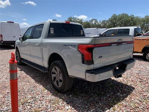 2023 Ford F-150 Lightning LARIAT