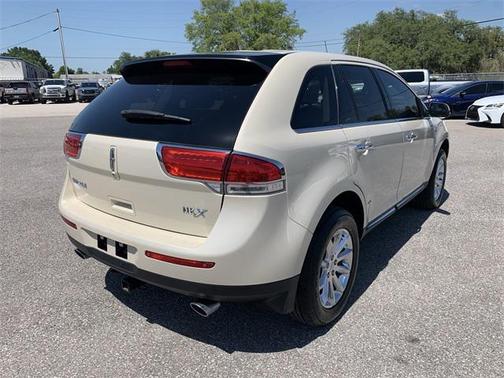2015 Lincoln MKX Base