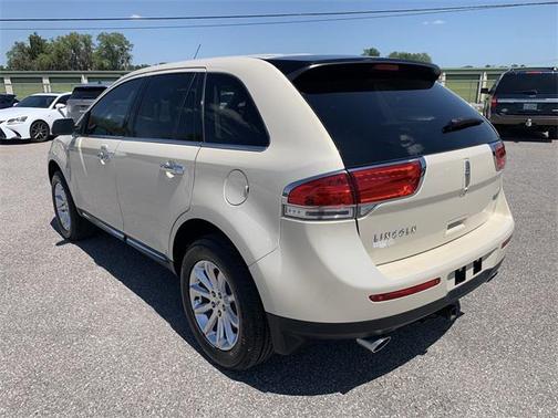 2015 Lincoln MKX Base