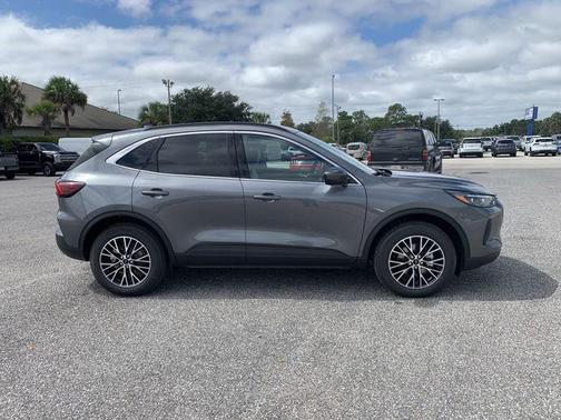 2026 Ford Escape PHEV SE