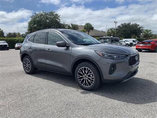 2026 Ford Escape PHEV SE