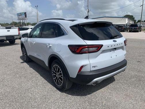 2025 Ford Escape PHEV SE