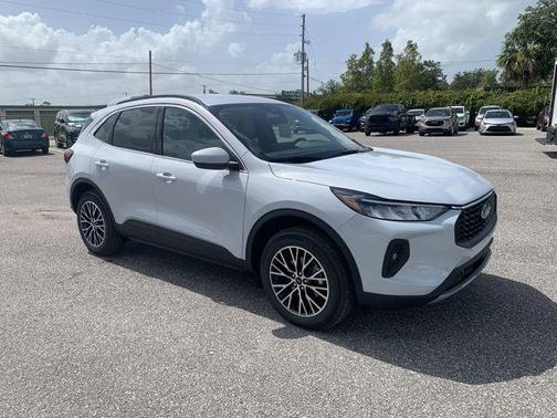 2025 Ford Escape PHEV SE