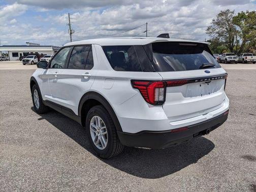 Oxford White 2026 Ford Explorer Active