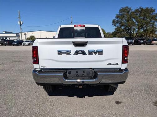 2025 RAM 2500 Tradesman Crew Cab 4x4 6'4' Box
