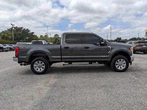 Magnetic 2017 Ford F-250 XLT