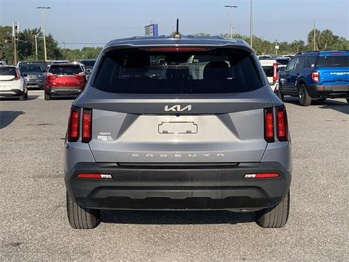 2022 Kia Sorento LX