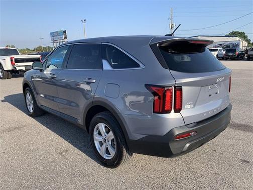 2022 Kia Sorento LX