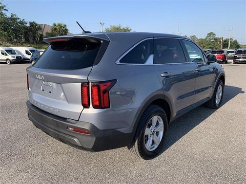 2022 Kia Sorento LX