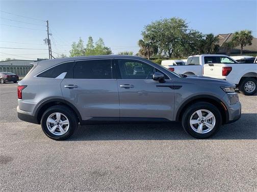 2022 Kia Sorento LX