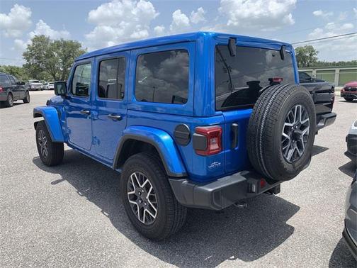 2024 Jeep Wrangler 4-Door Sahara 4x4