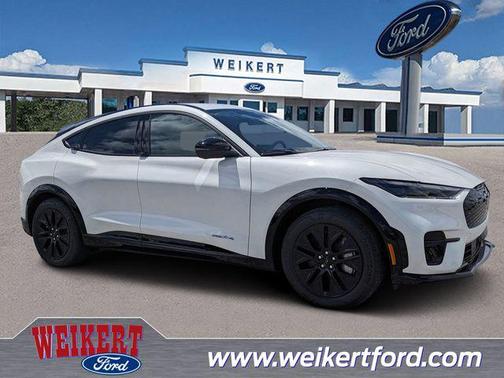 Star White Metallic Tri-Coat 2026 Ford Mustang Mach-E Premium