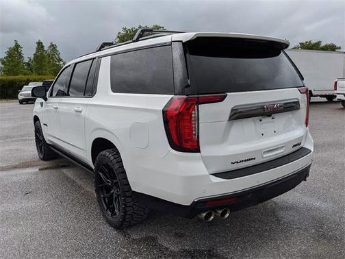 2023 GMC Yukon XL 4WD AT4