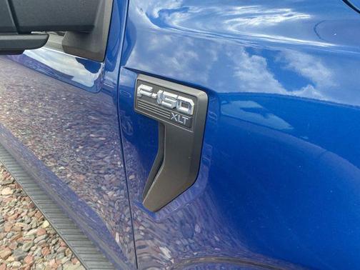 Blue Metallic 2022 Ford F-150 XLT