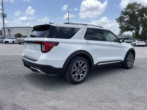 2025 Ford Explorer Platinum