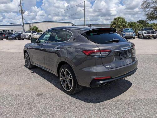 Grigio 2023 Maserati Levante Modena