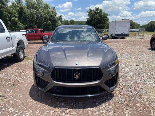 Grigio 2023 Maserati Levante Modena