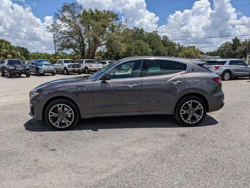 Grigio 2023 Maserati Levante Modena