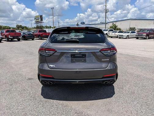 Grigio 2023 Maserati Levante Modena