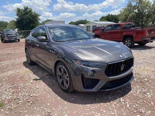 Grigio 2023 Maserati Levante Modena