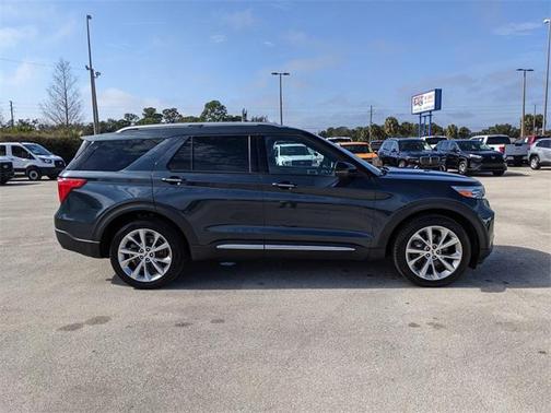 2023 Ford Explorer Platinum